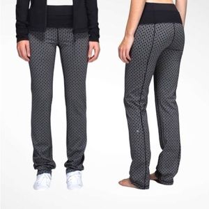 LULULEMON Straight Up Pant Tri Geo Silver Spoon Black Legging Size 8